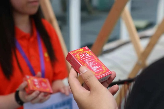 星活力｜邂逅嶺南瑰寶綻放 星群二天油、夏桑菊亮相省非遺館